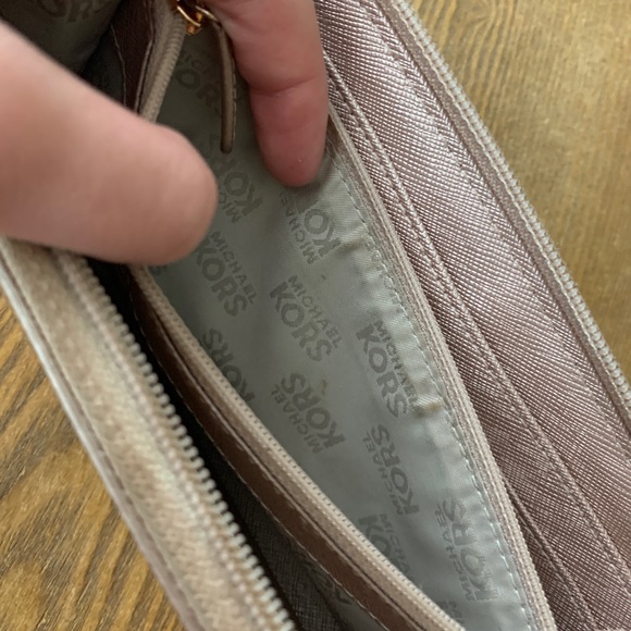 Rose Gold Michael Kors Wallet - Picture 6 of 7